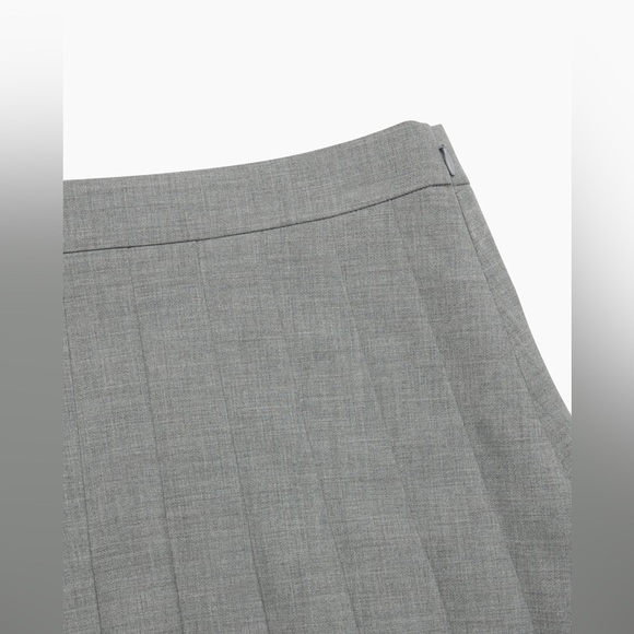 Aritzia Babaton Didi Pleated Gray Skirt - Picture 12 of 12
